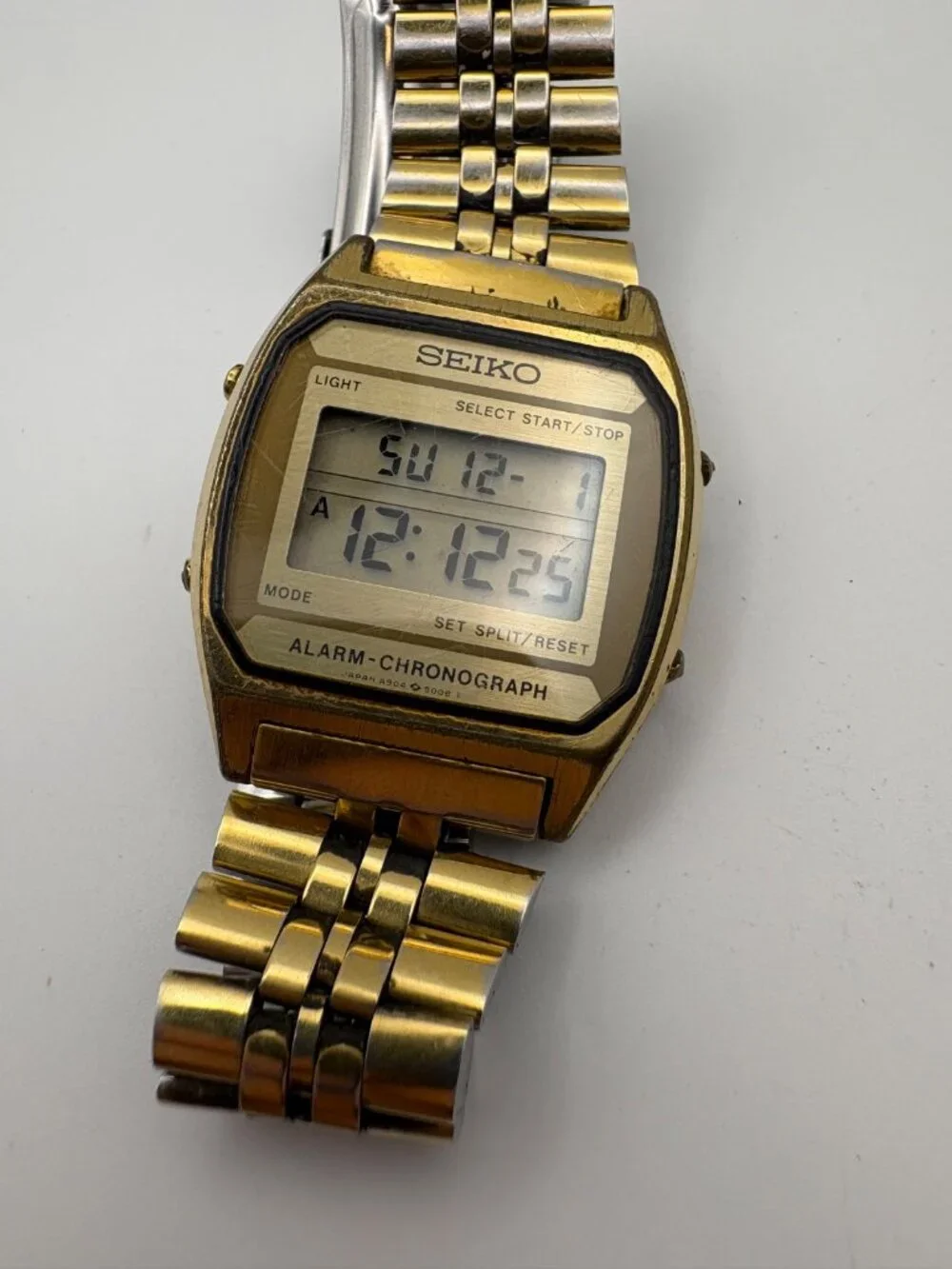 Vintage Seiko A904-5009 Digital Alarm Chronograph Gold Tone Watch Parts Repair